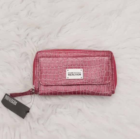 Kenneth Cole Reaction Handbags - NWT Kenneth Cole Wallet